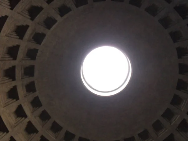 Włochy, Rzym, rzymski Panteon świątyni, teraz Kościół w Rzymie, — Zdjęcie stockowe