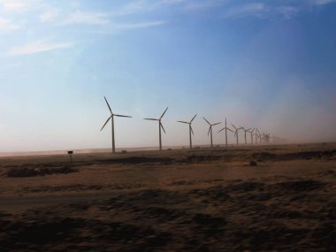 Mısır, Kuzey Afrika, alan rüzgar türbinleri ile,