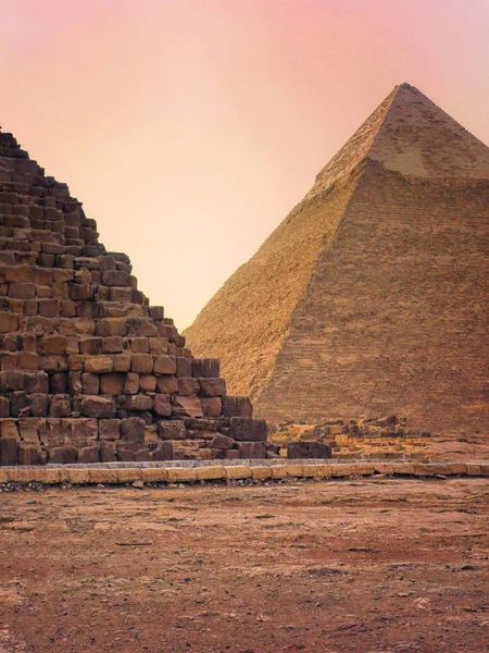 埃及、中东的吉萨金字塔和狮身人面像 — 图库照片