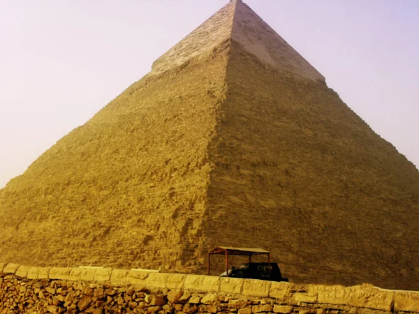 埃及吉萨金字塔和狮身人面像 — 图库照片