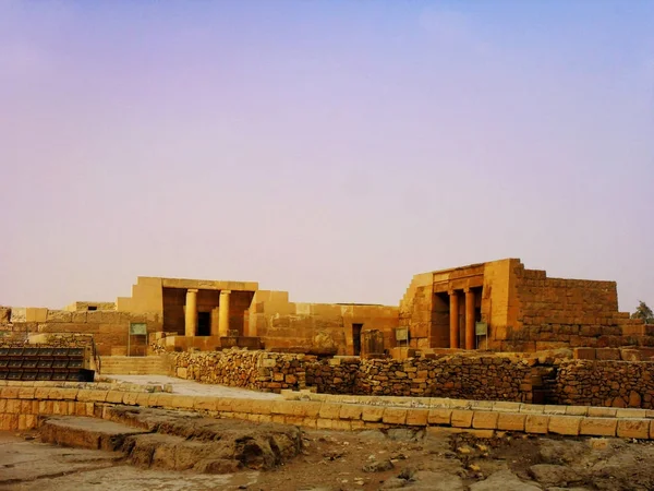 Mısır 'daki Giza Piramitleri ve Sfenksi