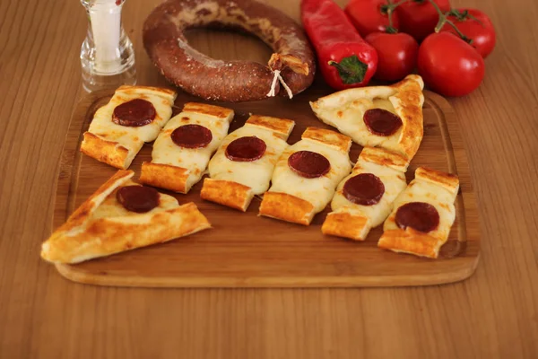 Mejor foto de comida turca pide pizza lahmacun Embutidos y che — Foto de Stock