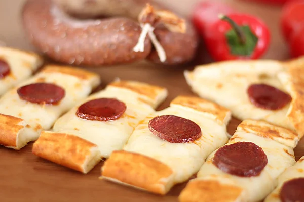 Foto de comida turca pide pizza lahmacun Embutidos y queso f — Foto de Stock