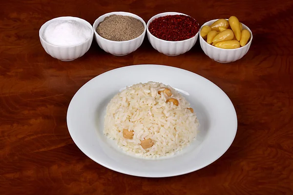 Excelente Comida Turca Garbanzo Arroz Picante Plato Blanco — Foto de Stock