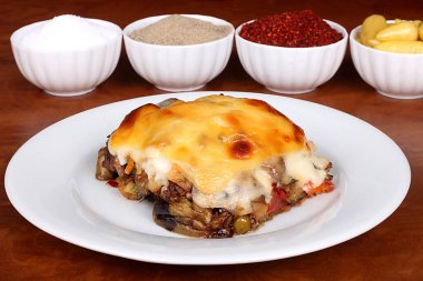 Mükemmel Türk yemeği sultan tavuğu Baharatlı tabağa yakın