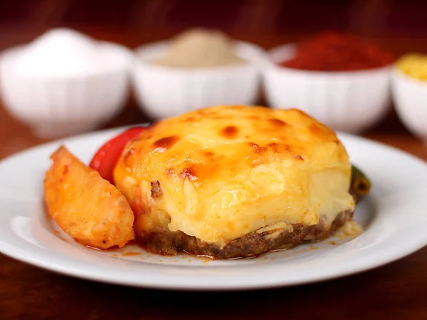 Albóndigas Hasanpasha Muy Bonitas Con Puré Papas Que Huelen Turco — Foto de Stock