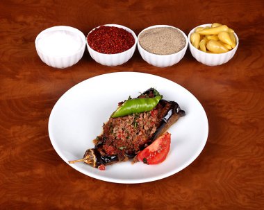 Çok güzel bir karnabahar patlıcanlı Türk baharatı.