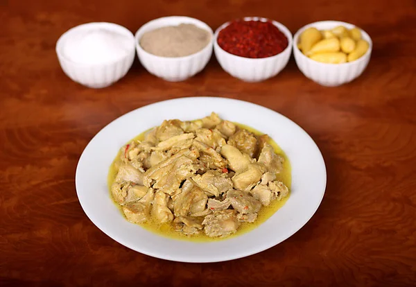 Pollo Con Salsa Curry Especias Turcas Plato — Foto de Stock