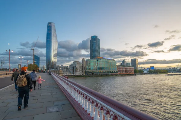 Londyn, Uk - październik, 2019: na moście Blackfriars — Zdjęcie stockowe