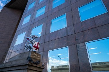 Londra - Ekim 2019: Armalı ejderha heykelleri, Londra sınırı