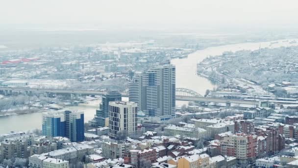 Rostov-on-Don, Rusland - januari 2019: centrum van de stad, Temernitsky en spoorbrug van bovenaf — Stockvideo