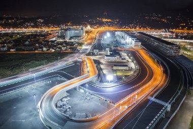 Soçi, Rusya - yaklaşık Kasım 2014: Formula 1 pisti - gece havadan görünüm