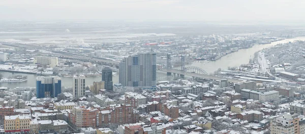 Rostov-on-Don, Ryssland - januari 2019: Vit ängel och floden Don på vintern, panoramautsikt ovanifrån — Stockfoto