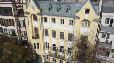 Rostov-on-Don - 2019: 75 Pushkinskaya Caddesi 'ndeki apartman binası, eski Lasch Apartmanı.