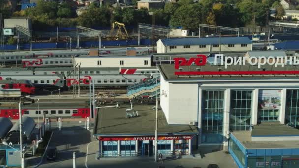 Rostov-on-Don, Rússia - 2018: estação ferroviária de fora, vista aérea — Vídeo de Stock