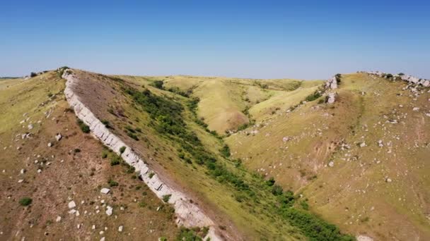 Montanhas e rio, bela vista de cima, vida selvagem da Rússia — Vídeo de Stock