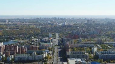 Rusya 'da şehir: tipik apartman binaları ve özel evler, hava manzarası