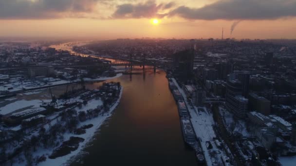Rostov-on-Don, Rusko - 2018: Don River v zimě při západu slunce, pohled shora — Stock video