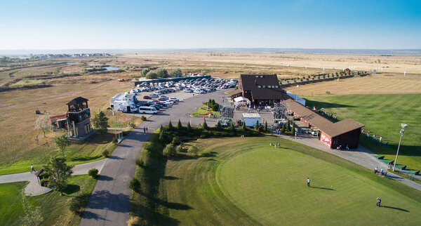 Ростов-на-Дону, Россия - 2015: Golf Country Club Don сверху
