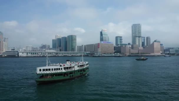Hongkong, China - 2020: Star Ferry im Victoria Harbor - Luftaufnahme — Stockvideo