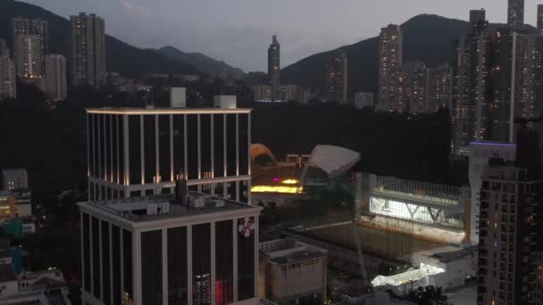 Hong Kong - 2020: Saint Pauls Hospital, construction and stadium from above — Stok video