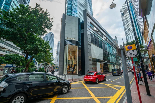 Hong Kong, China - 2020: Chanel store window, street — Stockfoto