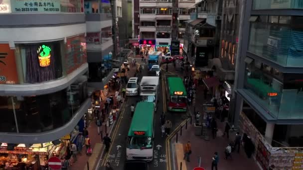 Hong Kong, China - 2020: Cannon Street por la noche desde arriba — Vídeos de Stock