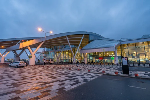 Rostov-on-Don, Russia - 2020: Platov International Airport, terminal at dawn — Stock Photo, Image