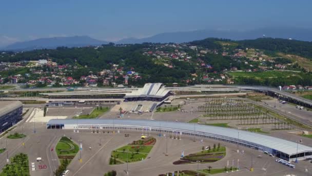 Soči, Rusko - 2016: Olympijský park nádraží shora — Stock video