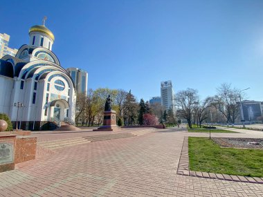 Rostov-on-Don, Rusya - Nisan 2020: İnsansız Pokrovsky Meydanı