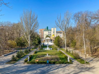 Rostov-on-Don, Rusya - 2020: Bahar gününe kadar Gorky Park