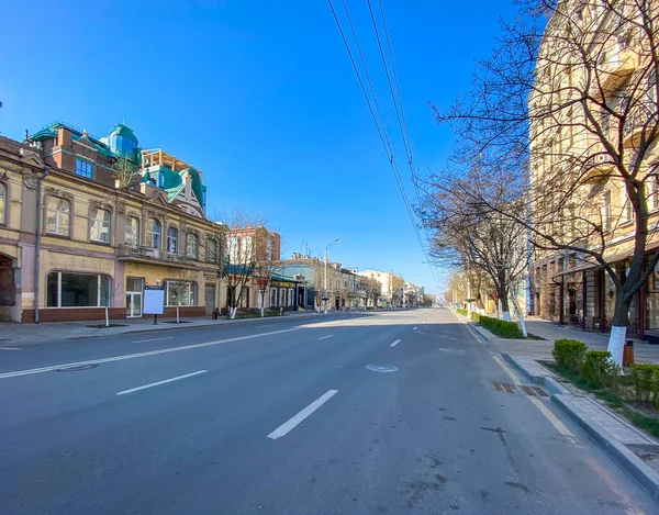 Rostov-on-Don, Rusia - 2020: Bolshaya Sadovaya calle sin gente — Foto de Stock