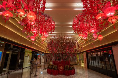 Hong Kong, Çin - 2020: Yeni Dünya Kulesi Salonu