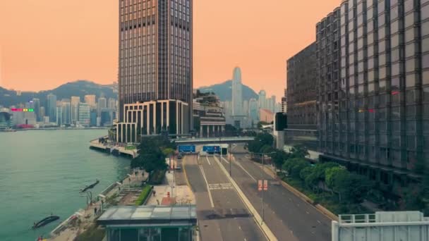 Hongkong, Kina - 2020: Hotell Rosewood Hong Kong och Salisbury Road ovanifrån — Stockvideo