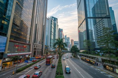 Hong Kong - 2020: Gloucester Yolu, ofis binaları