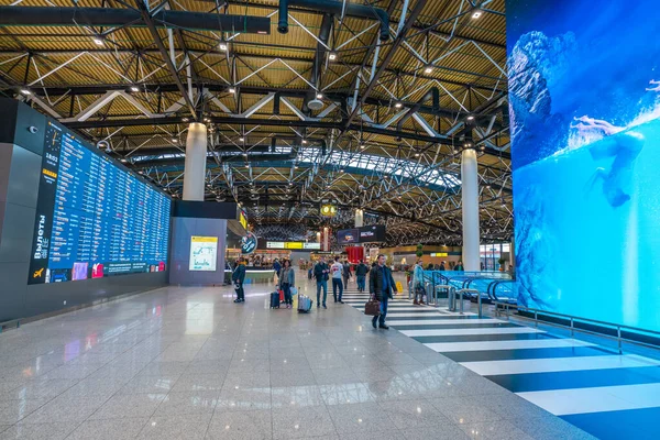 Moskou, Rusland - 2020: interieur van Sheremetyevo International Airport — Stockfoto