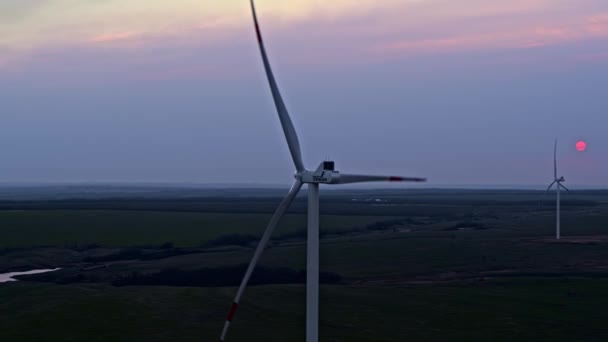 Region Rostow, Russland - 2020: Windkraftanlage von oben — Stockvideo
