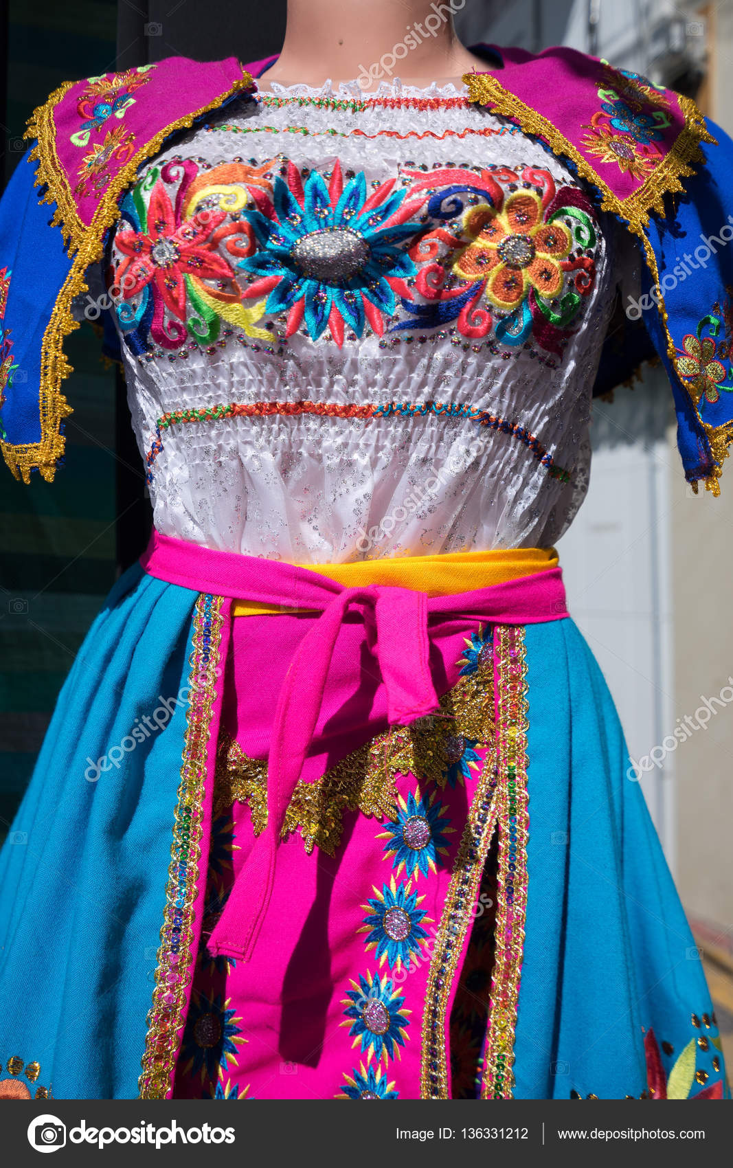 traditional women's clothing