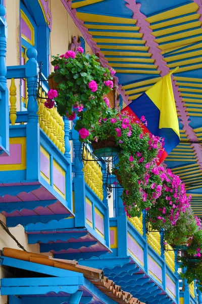 Colorida arquitectura colonial en Colombia — Foto de Stock