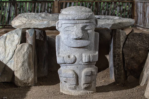 Estatua colombiana antigua —  Fotos de Stock