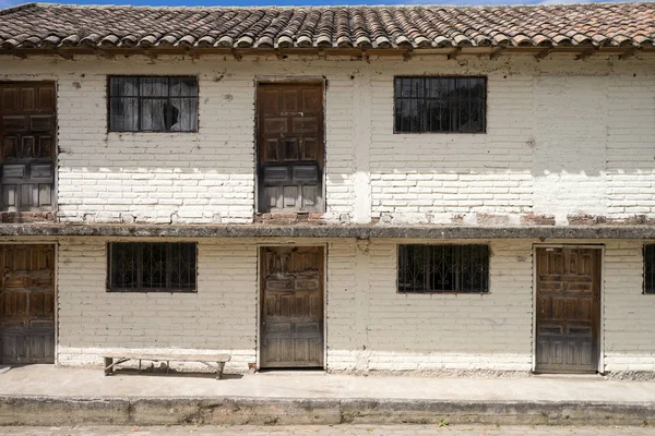 Colonial architecture in Ecuador — Stock Photo, Image