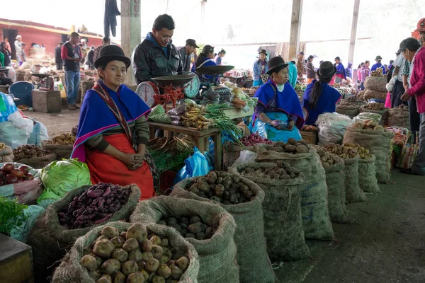 Корінними робити ринку в Колумбії — стокове фото