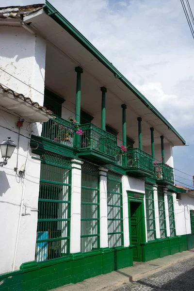 Edifícios de estilo colonial — Fotografia de Stock