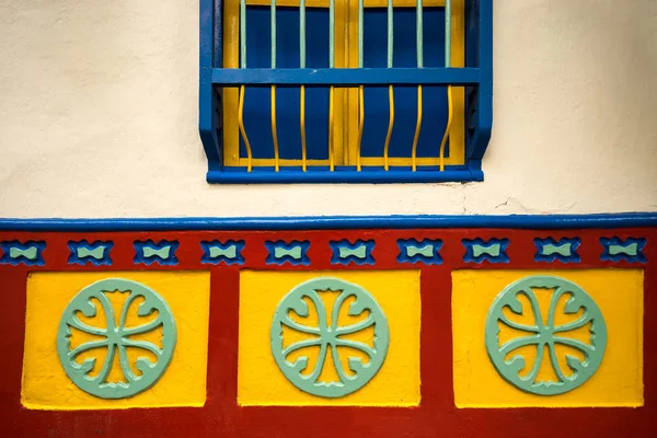 Красочная колумбийская архитектура — стоковое фото