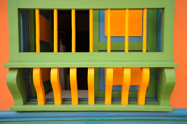 Colourful window grate in Colombia — Stock Photo, Image