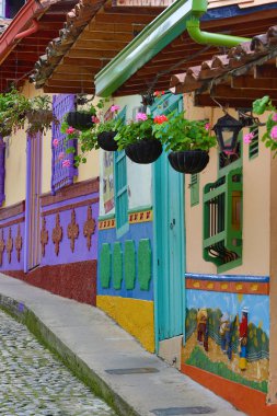 Kolombiya renkli binalar 