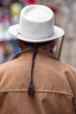 Ekvator yerli saç modeli 