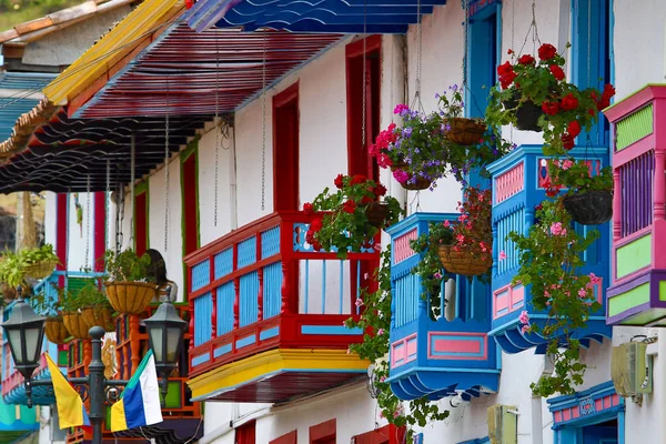 Colourful Colombian architecture — Stock Photo, Image
