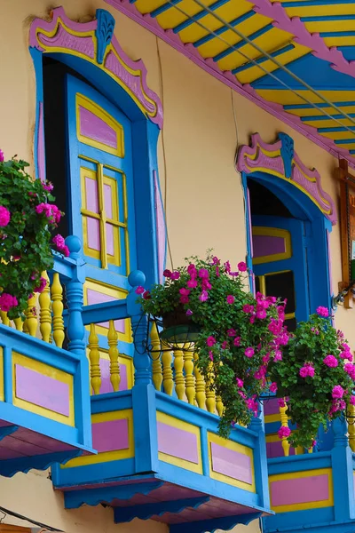 Colorful Colombian architecture details — Stock Photo, Image