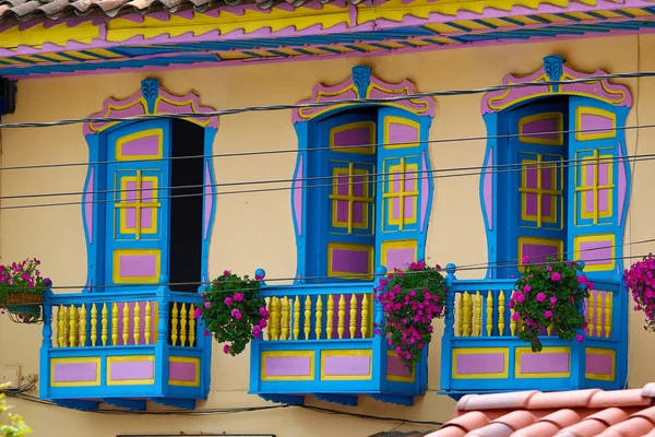 Colonial balconies in Colombia — Stock Photo, Image